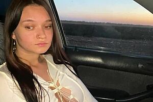 My buddy’s girlfriend went down on me in the car for just 10 bucks, WHAT A SLUT!