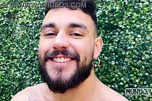 hey, check out this gay making of behind the scenes