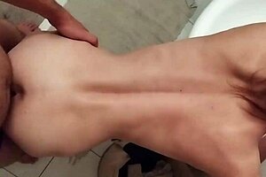 Young couple’s amateur deepthroat and facial scene