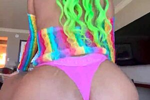 Ebony Cosplay Babe Twerking Big Ass For Clown