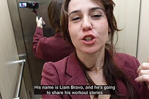 大屁股健身房脏角色玩教练操到我汗流浃背