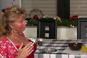 Chubby Mature Cougar Sucks and Masturbates in Amateur Clip