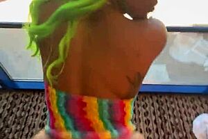 Ebony Cosplay Babe Twerking Big Ass For Clown