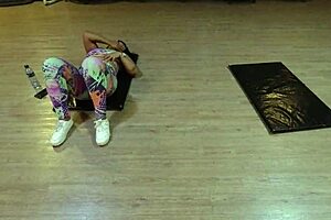 Na academia sem calcinha treinando com tesão