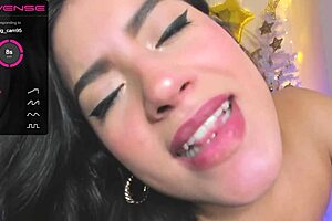 she's sucking huge dildo with drool dripping and pussy soaking webcam