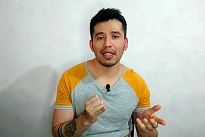 Young doctor gets penetrated by his boss, the mature doctor with a 23cm thick cock in the hospital cubicle 😏