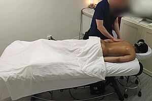 Hey, Sarah had her unforgettable first massage with her sexy natural body