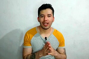 Young doctor gets penetrated by his boss, the mature doctor with a 23cm thick cock in the hospital cubicle 😏