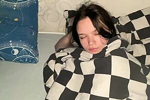 POV: Odhodil jsem lístky do kina, abych tvrdě šukal nevlastní sestru v posteli