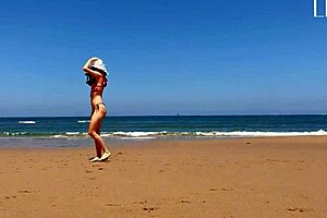 Public beach encounter turns into a messy affair