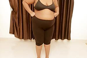 Wow, Check Out This Sexy Indian Jharkand Girl's Curves!