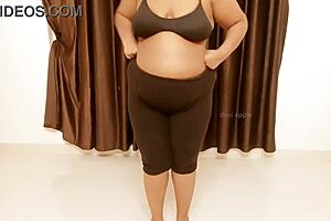 Wow, Check Out This Sexy Indian Jharkand Girl's Curves!