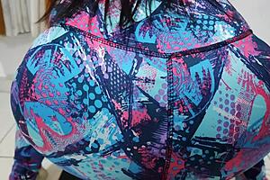 那个哥伦比亚18+少女弯腰后入干到射脸上