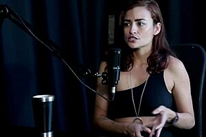 A m�e descobriu a sua orgia ainda n�o gravou com travesti decidiu parar pra se curar e foi chamada de atriz porn� evang�lica - kamilla werneck sheer red