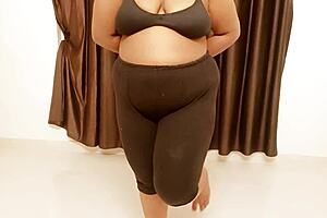 Wow, Check Out This Sexy Indian Jharkand Girl's Curves!
