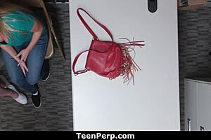 Petugas LP Hukum Cewek 18+ dengan Kontol Besar POV di Toko! Pelajaran Apa Ini!