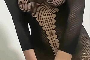 Redhead amateur's natural tits and red dress are hot