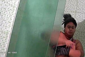 hidden camera caught naughty chubby stepmom taking vanho 😏