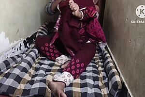 Indian wife enjoys desi sex with machine and toys in hindi full hd