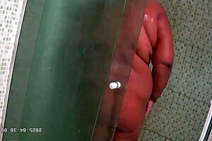 hidden camera caught naughty chubby stepmom taking vanho 😏