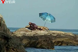 Wanna see beach voyeur turn into hardcore sex?