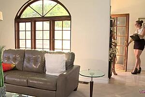 Wow, she tells her therapist about that lesbian sex!