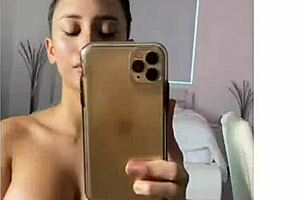 veronica victoria gets sexy solo masturbation going