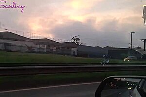 Quase que o corno do meu marido policial vê eu dando no carro pra um pau gigantesco, ops!