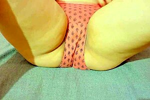 hot desi indian girl with shaved pussy gets satisfied 😍