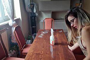 Limpei Mesa Do Vizinho E Tirei Calcinha Sera Que Ele Vai Gostar