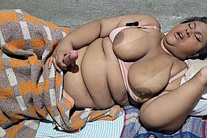 Futanari madrasta gordinha gets a big cock and a huge cum load