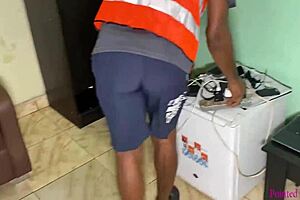 Black Ebony Offers Wet Pussy Payment