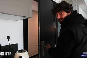 Teen 18+ Fucks Stepsister's Juicy Ass