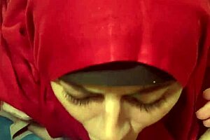 Mia Niqab exclaims, this is my first facial blowjob!