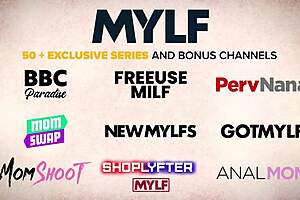 顺从的金发熟女通过手指达到多次颤抖的高潮