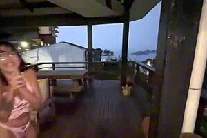 Fudendo Com A Novinha Casada Na Varanda Ao Ar Livre Sem Ligar Pra Quem Podia Nos Pegar