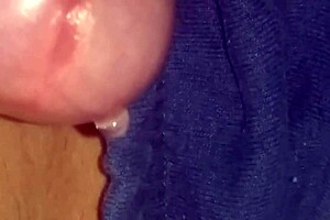 glande baboso se excita pensando en ti con toques suaves