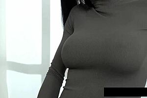 billie is squirting all over in her solo show with toys and shaved pussy