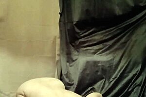 Housewife's secret: BDSM and amateur porn star