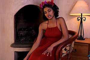 Hey, don’t you think my Indian milf curves are just fantastic to watch?