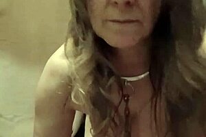 Housewife's secret: BDSM and amateur porn star