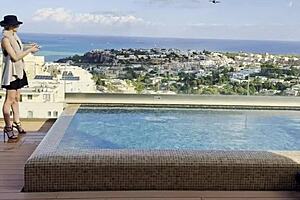 I share my drone diaries with pilot daisy.