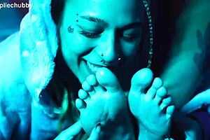 Playing with a friend’s feet and kissing her pussy