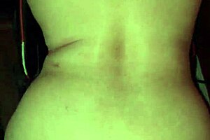 Amateur couple has hot 1 on 1 sex in a broken gaming chair
