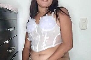 Fat Latina Housewife Flashes And Seduces For Hard Fucking