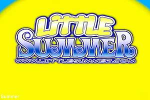 horny lesbians kiss and use dildos on each other