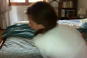 Redhead gets her pussy lips worshipped in HD video
