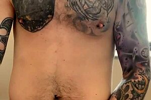 Jerk Off in Public Bathroom Now!