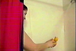Lynnette Lyons gets a facial while giving a blowjob