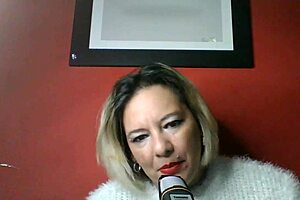 lola chats about fun and flirty things with a giggle